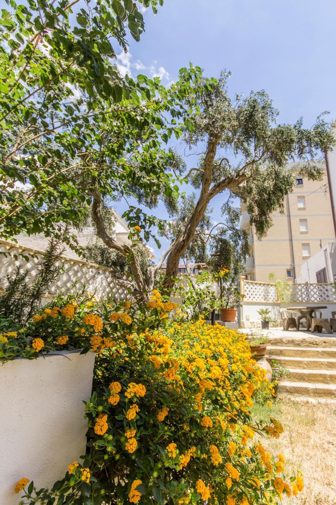 Residence Le Saline Marsala Bagian luar foto